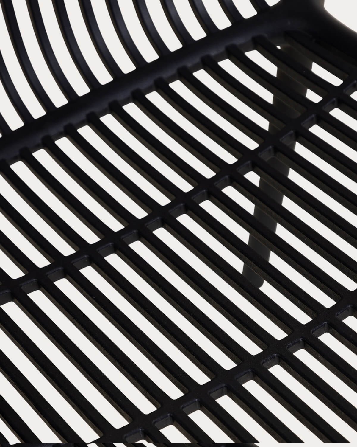 4er-Pack Aisha Polypropylen-Gartenstühle mit Armlehnen, Galeriebild 5