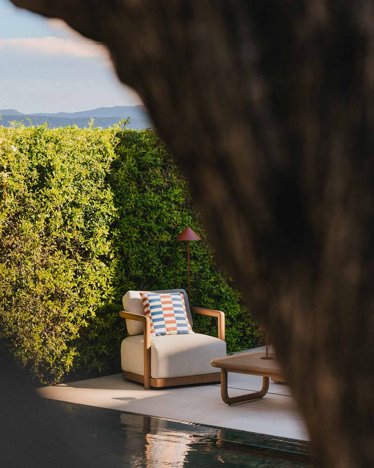 2er-Pack Gartensessel aus Eukalyptusholz und Stoff von Elnes, Galeriebild 2