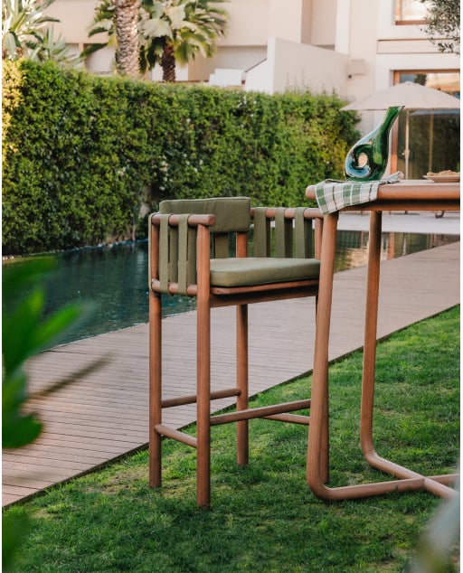 Hoher Outdoor-Barhocker 75 cm aus Eukalyptusholz und Stoff Edvard