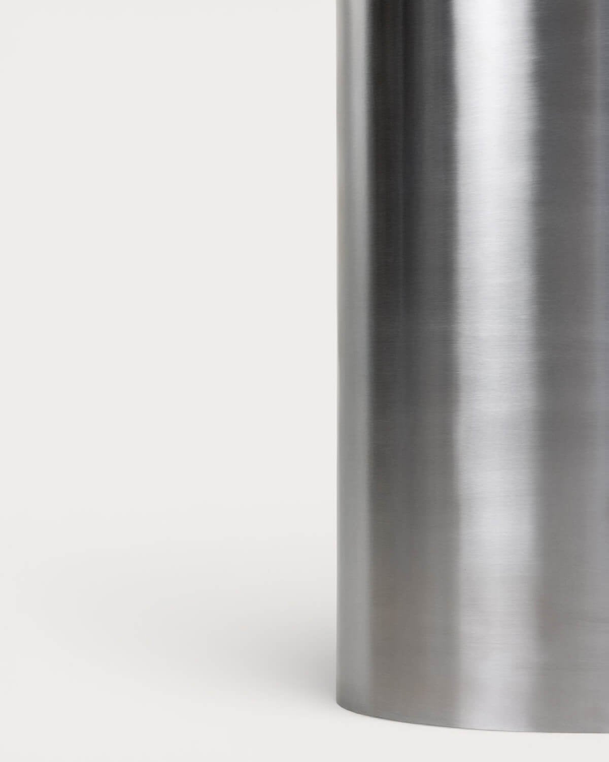 Tollu Metallsockel, Galeriebild 4