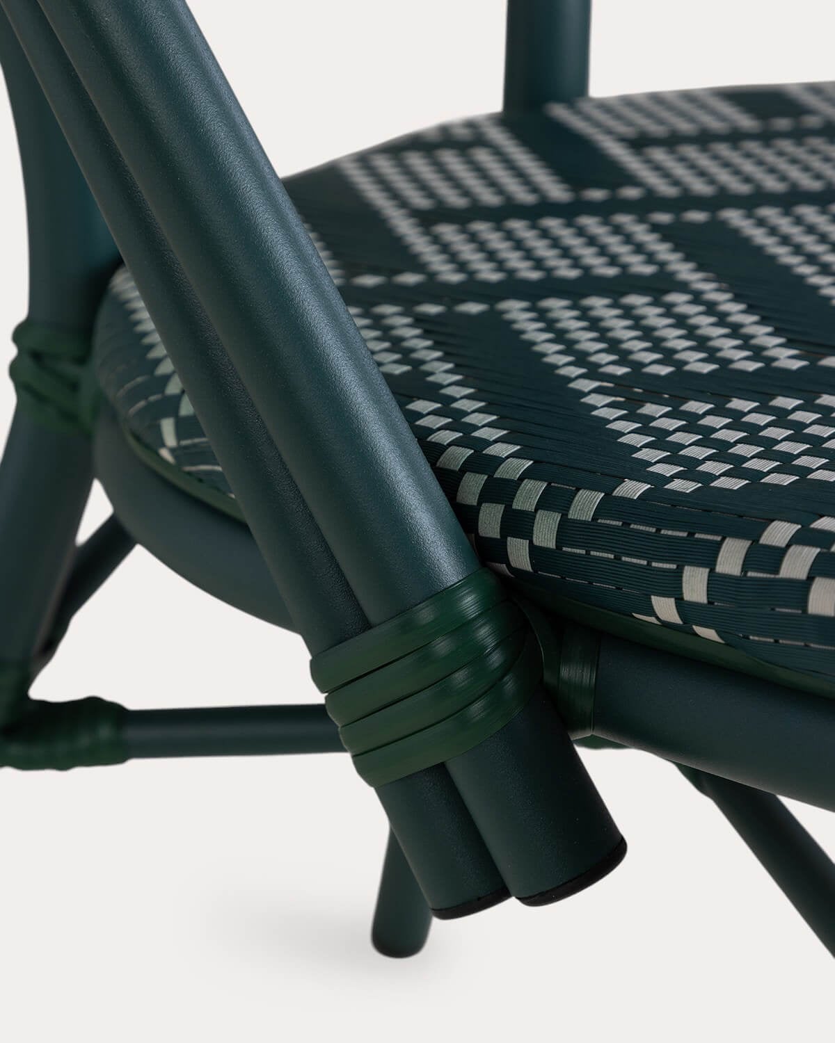 Set Rundtisch (Ø 60 cm) und 2 Gartenstühle aus Metall und Synthetischem Rattan Yona Bistro, Galeriebild 8