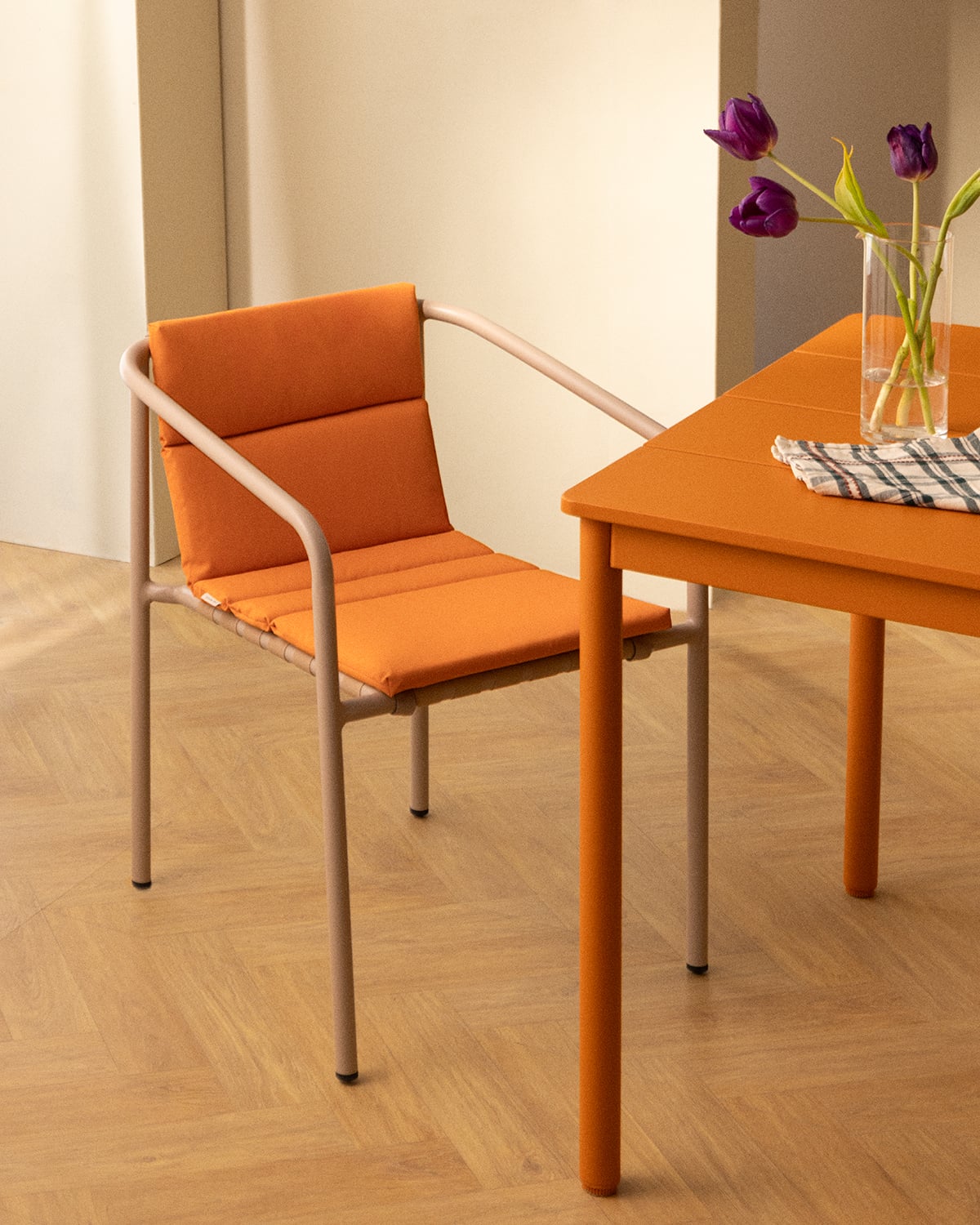 Esszimmerstuhl aus Aluminium und Stoff Vinke, Galeriebild 2