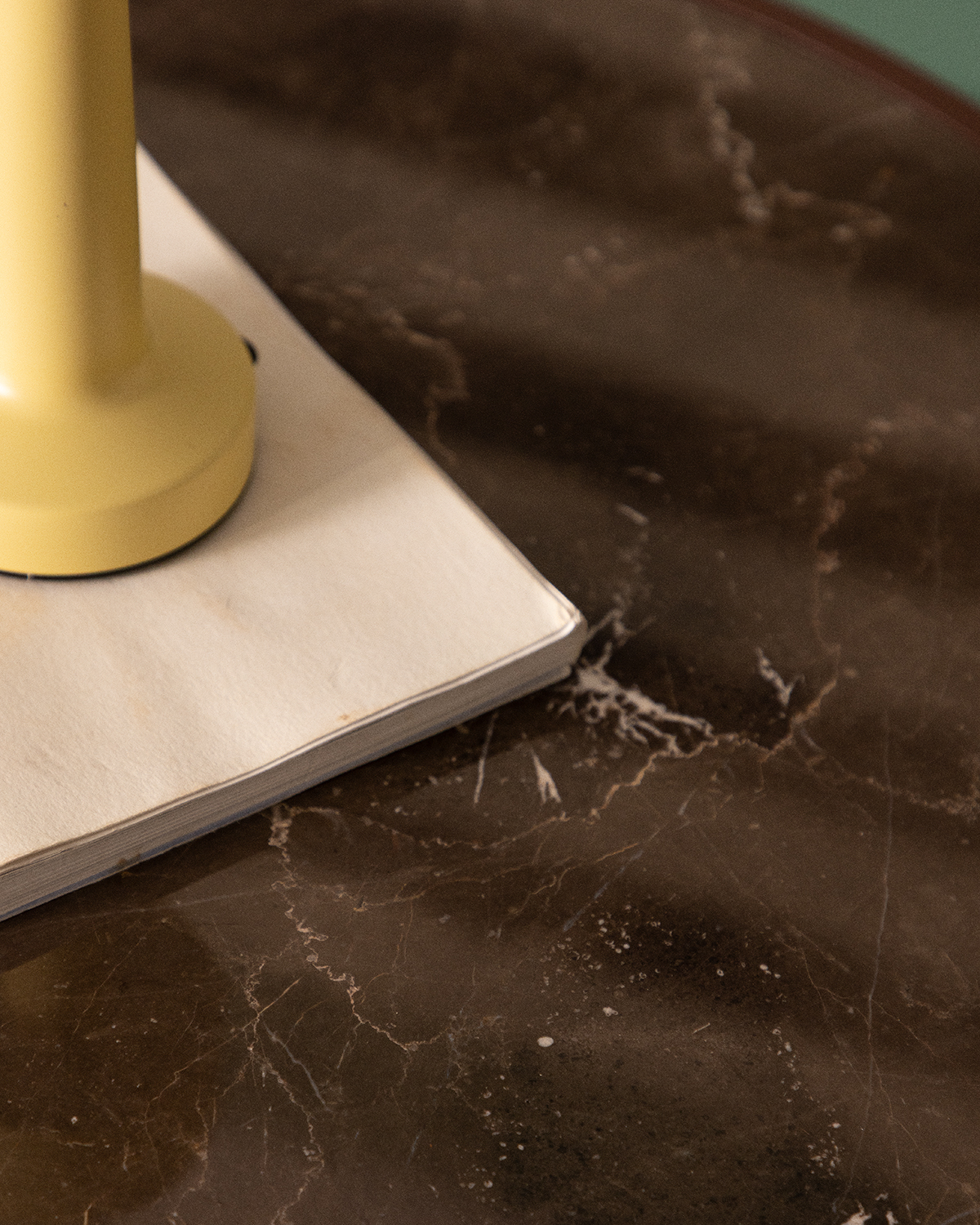 Yona Bistro-Essgruppe mit rundem Tisch (Ø 60 cm) und 2 Stühlen aus Metall und synthetischem Rattan, Galeriebild 8