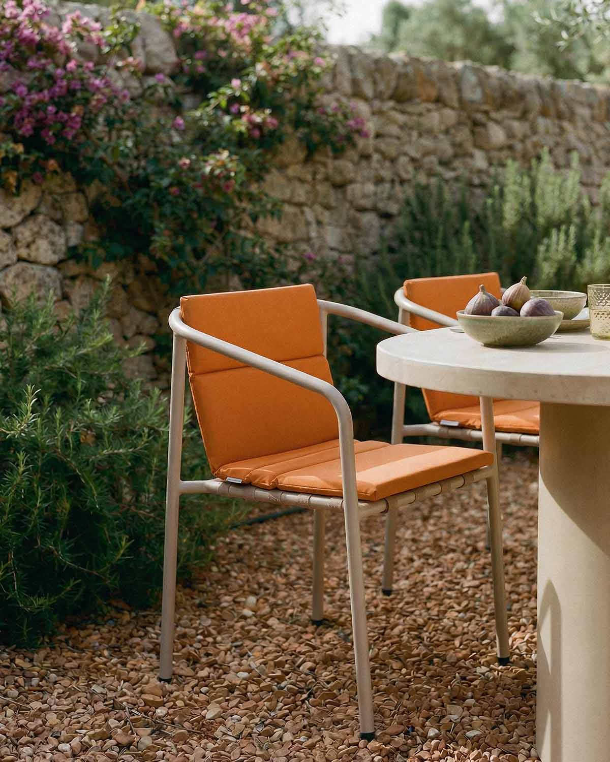 2er-Pack Gartenstühle mit Armlehnen aus Aluminium und Stoff Vinke, Galeriebild 2
