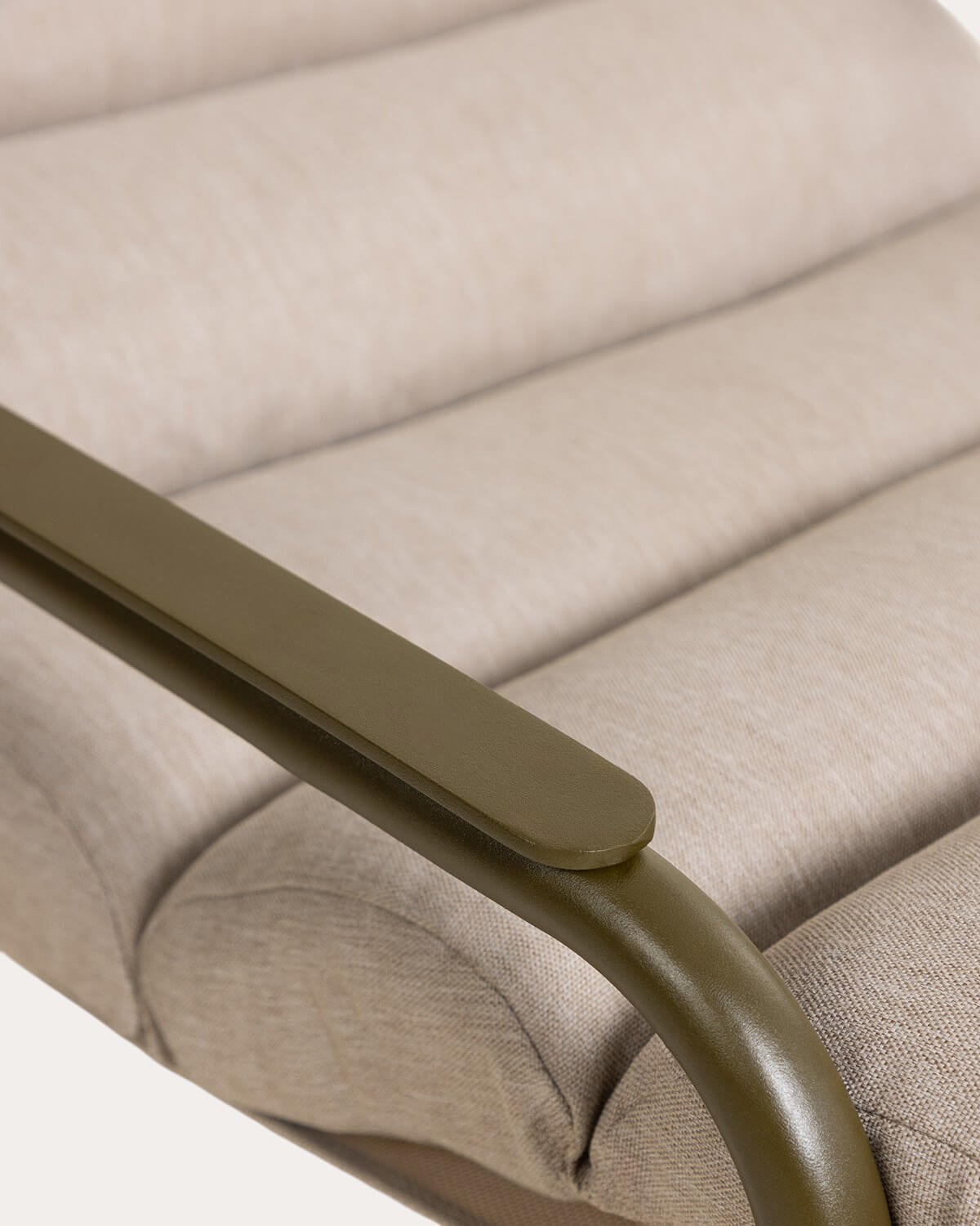 Gartenmöbel-Set mit 2-Sitzer-Sofa, 2 Sesseln, 1 Couchtisch und 1 Beistelltisch aus Metall und Stoff Jazmin, Galeriebild 7