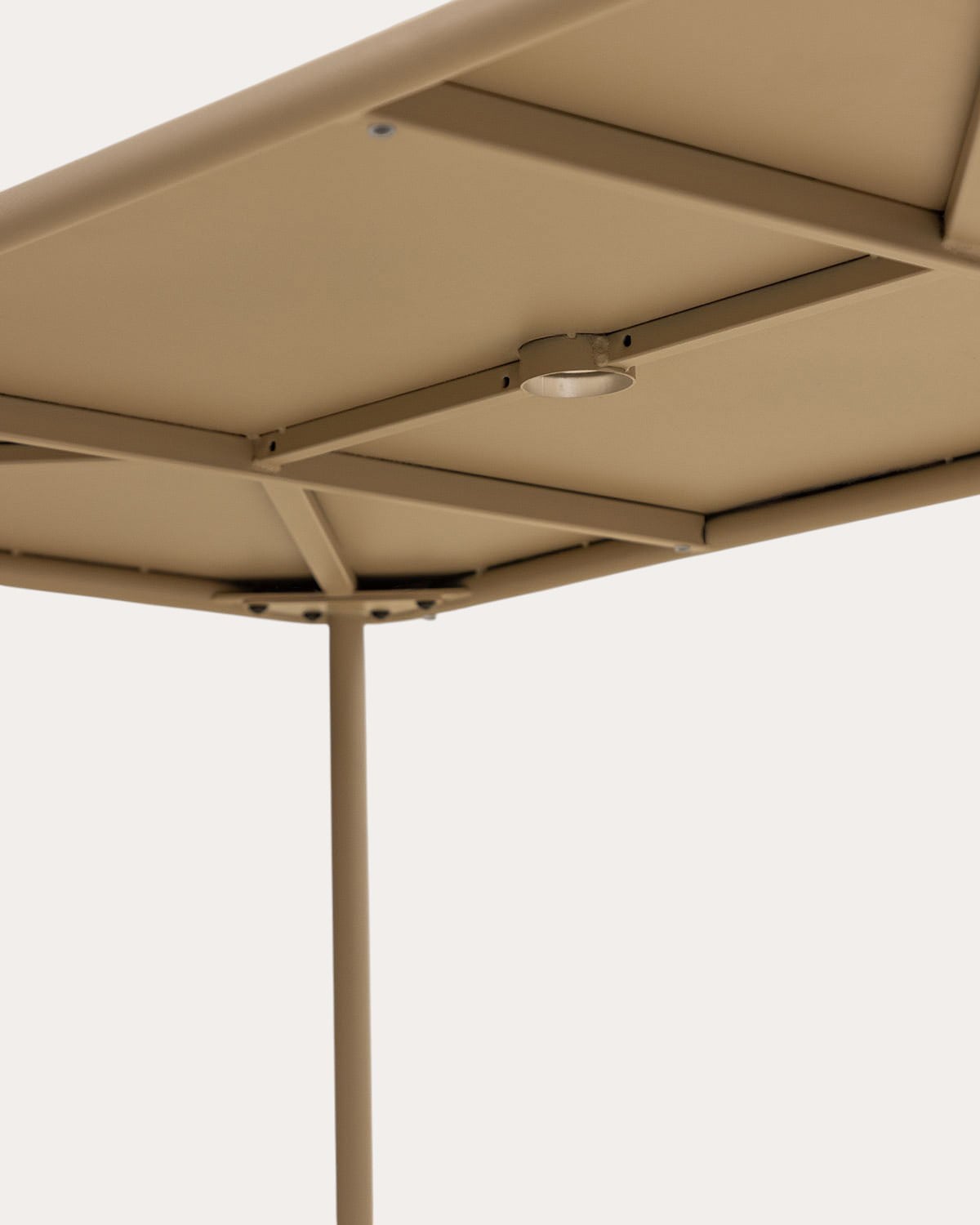 Mijail Rechteckiges Tischset (130x80 cm) und 4 Vinke Outdoor-Metall-Armlehnstühle, Galeriebild 5