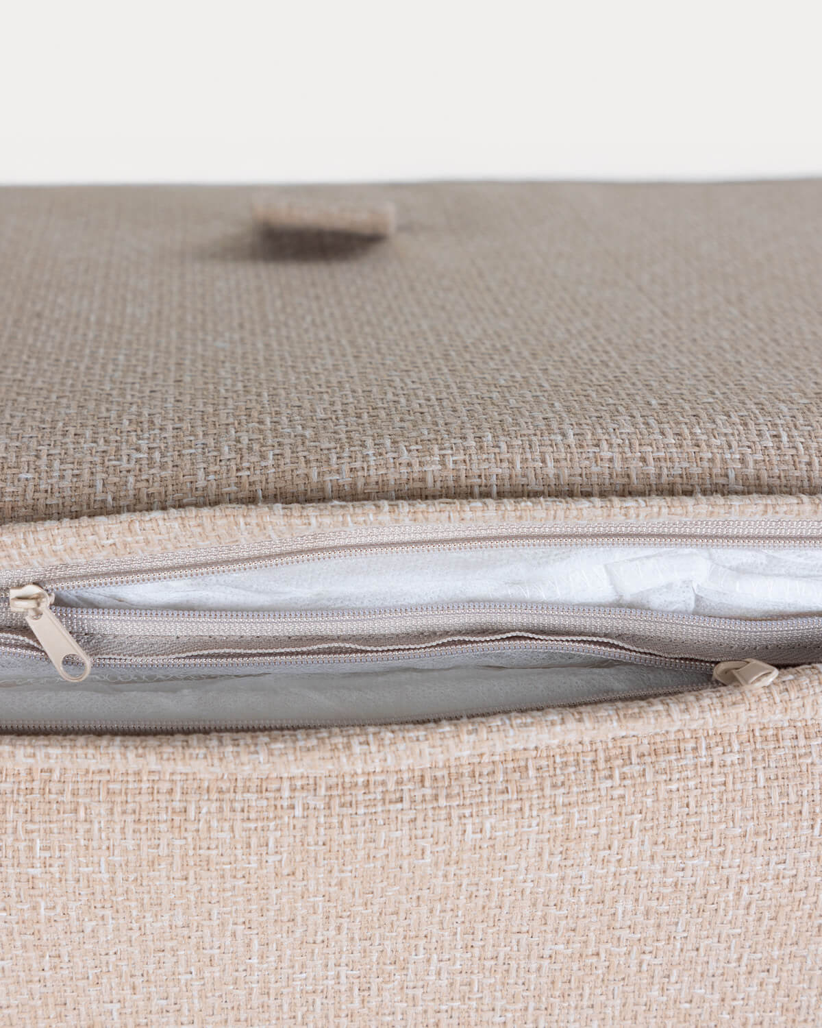 Rechteckiges Tischset (200x100 cm) Lizzy  und 8 Gartenstühle Tanon aus Akazienholz mit Armlehnen, Galeriebild 9