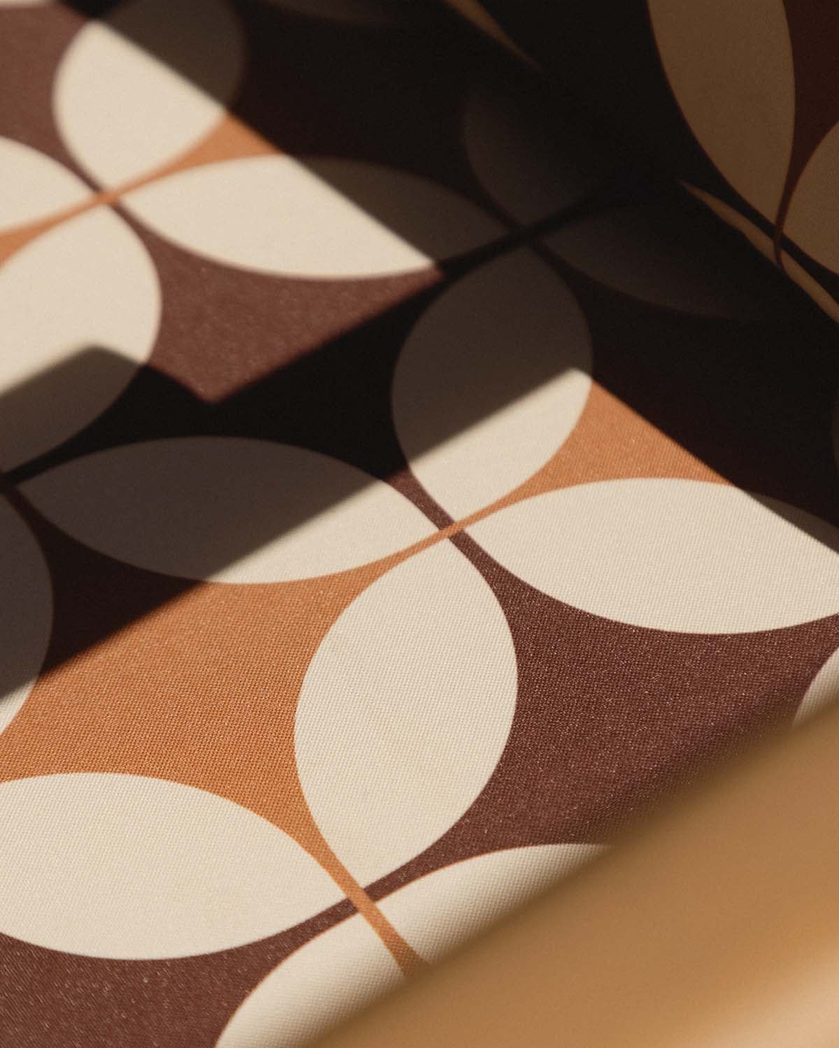 Ausziehtisch-Set (Ø120-240x120 cm) Beca und 8 Edimbra Outdoor-Metall-Armlehnstühle, Galeriebild 7