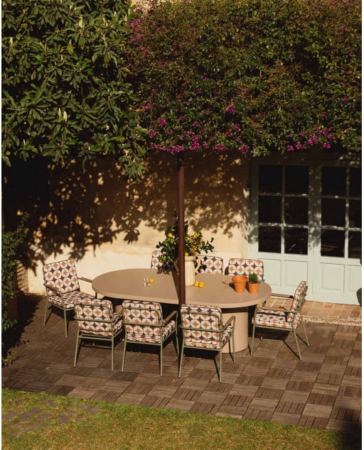 Ausziehtisch-Set (Ø120-240x120 cm) Beca und 8 Edimbra Outdoor-Metall-Armlehnstühle