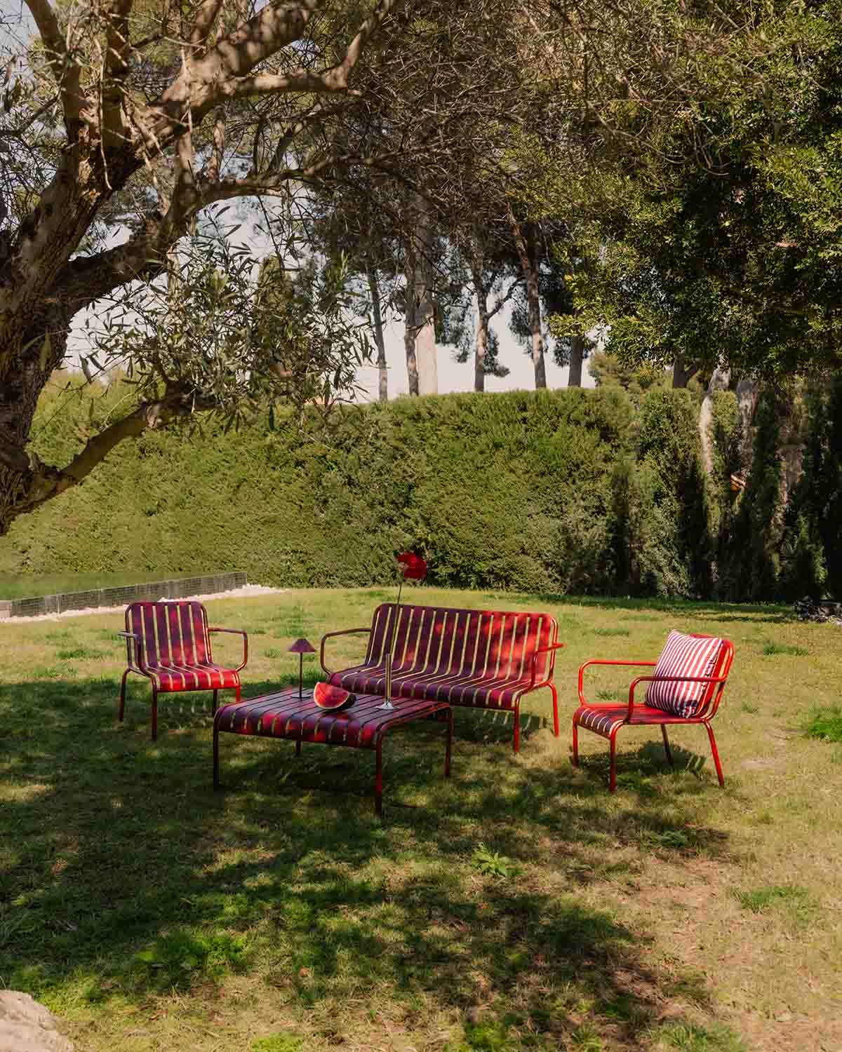 Gartenmöbel-Set mit 2-Sitzer-Sofa, 2 Sesseln und Couchtisch aus Metall Tavo, Galeriebild 2