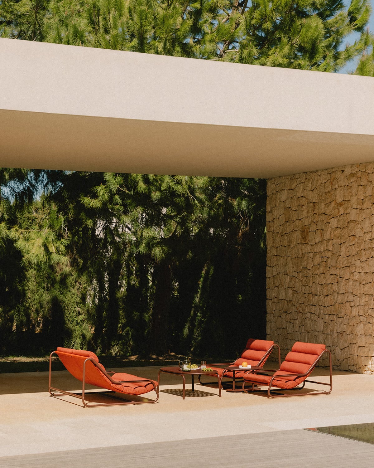 Gartenmöbel-Set mit 2-Sitzer-Sofa, 2 Sesseln, 1 Couchtisch und 1 Beistelltisch aus Metall und Stoff Jazmin, Galeriebild 2