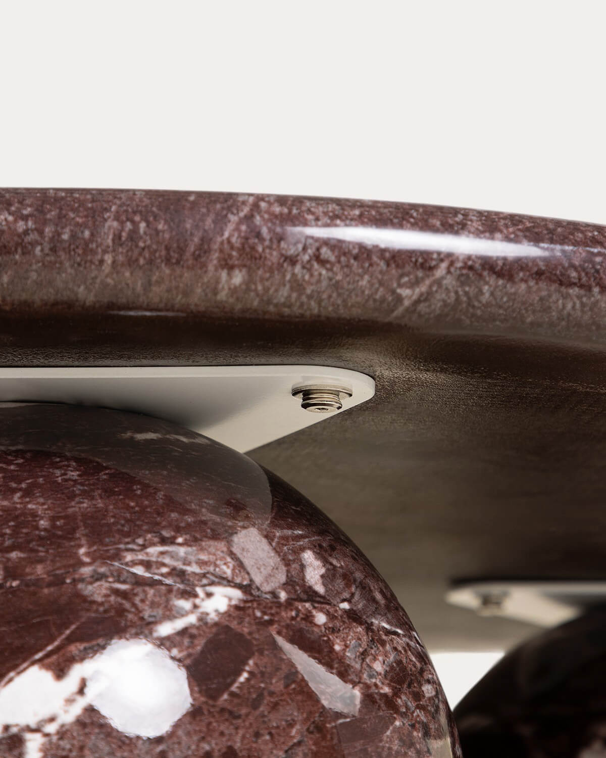 Runder Outdoor-Couchtisch aus Beton (Ø100 cm) Nuza, Galeriebild 10