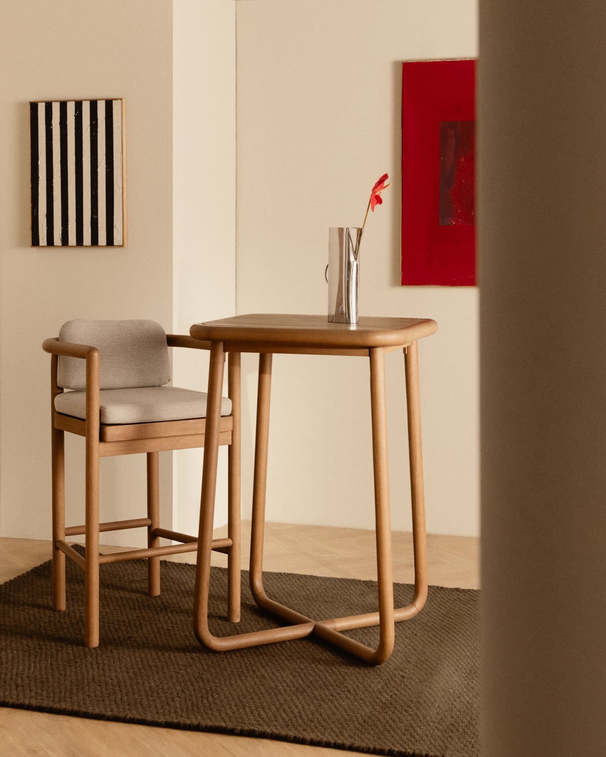 Hoher Quadratischer Tisch aus Eukalyptusholz (70x70 cm) Elnes, Galeriebild 2