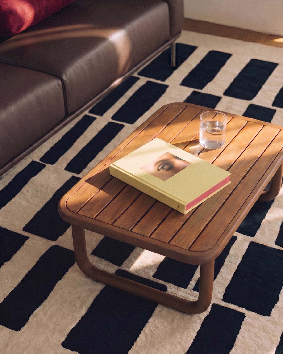Rechteckiger Couchtisch aus Eukalyptusholz (110 x 65 cm) Elnes, Galeriebild 2