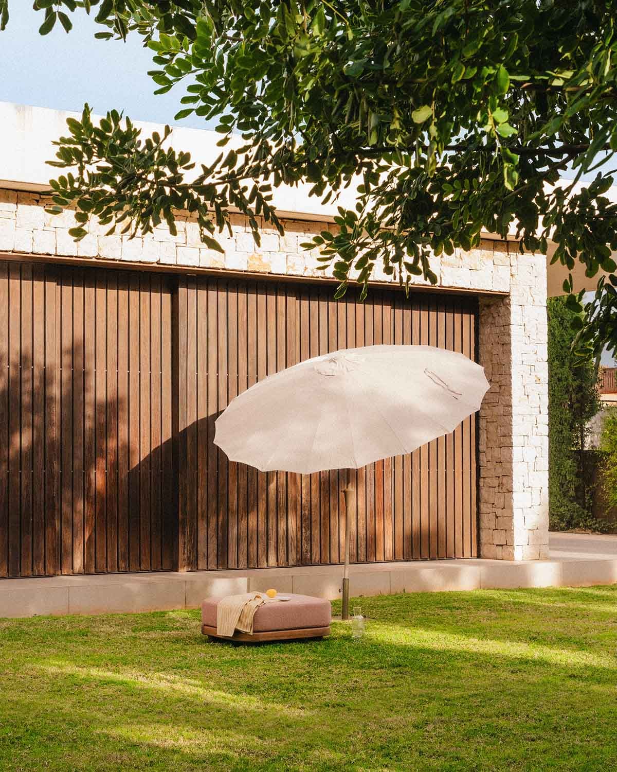 Gartenhocker-Modul aus Akazienholz und Stoff für Modulsofa Redik, Galeriebild 2