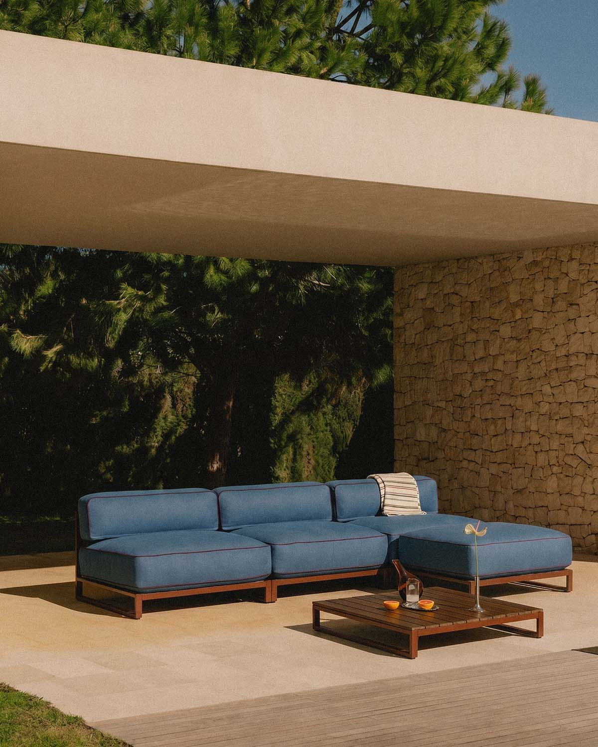 3-Teiliges Modulares Gartensofa mit Mittelmodul, Metall- und Stoff-Ottomane Kristen, Galeriebild 2