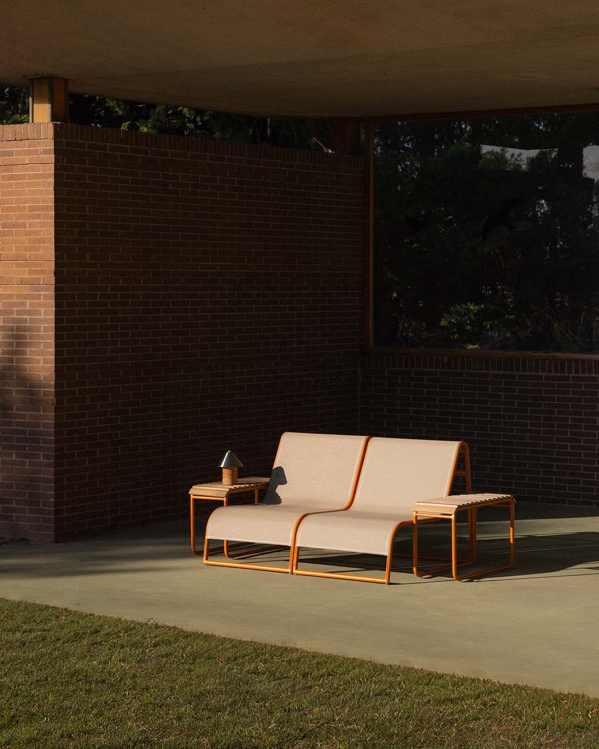 2-Sitzer-Gartensessel-Set mit 2 Beistelltischen aus Aluminium Dreisi, Galeriebild 2