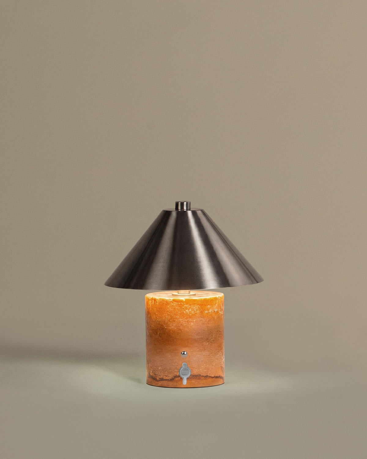Kabellose LED-Tischlampe aus Marmor und Metall Obely, Galeriebild 3