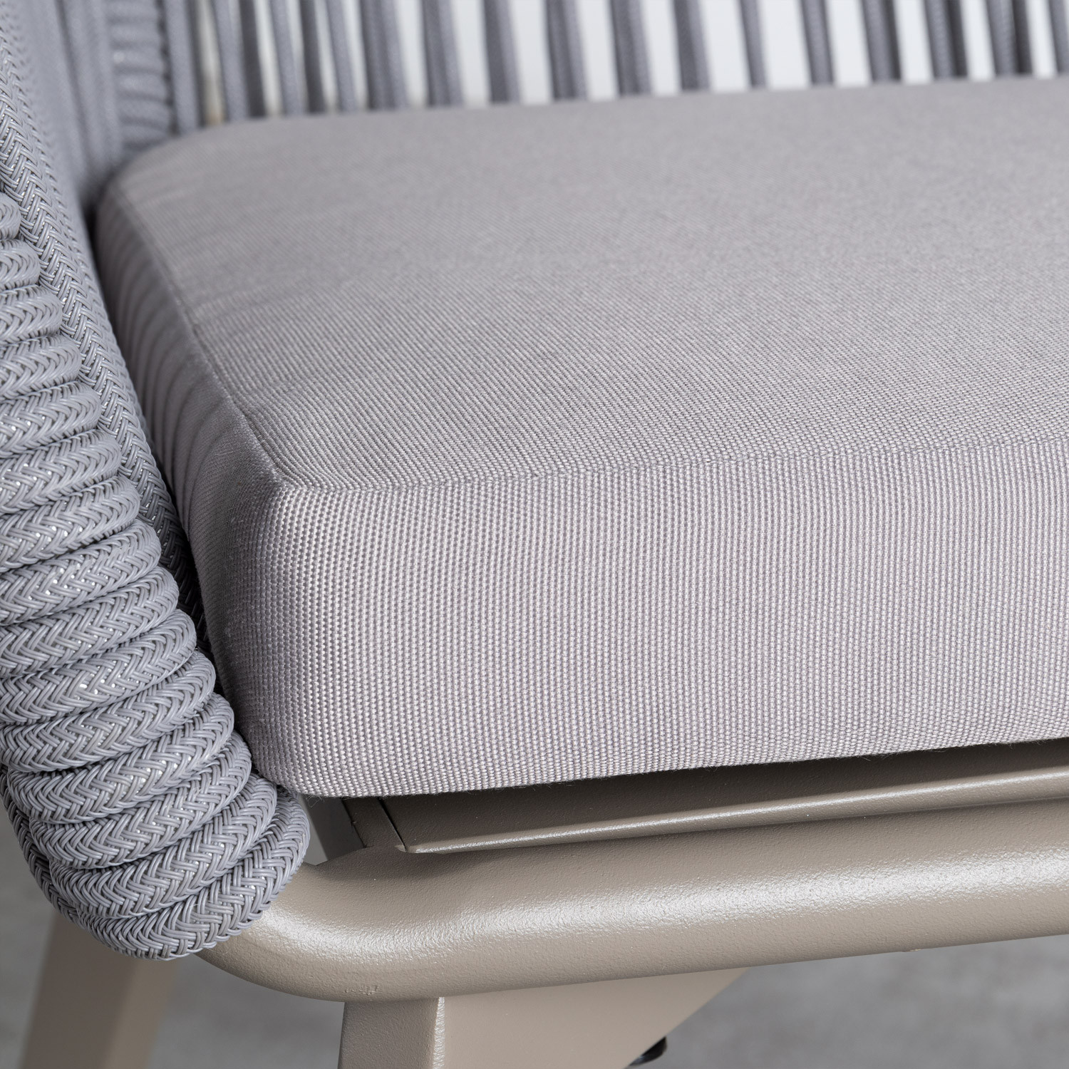 Outdoor Stuhl aus Aluminium und Seil Xile - themasie.com