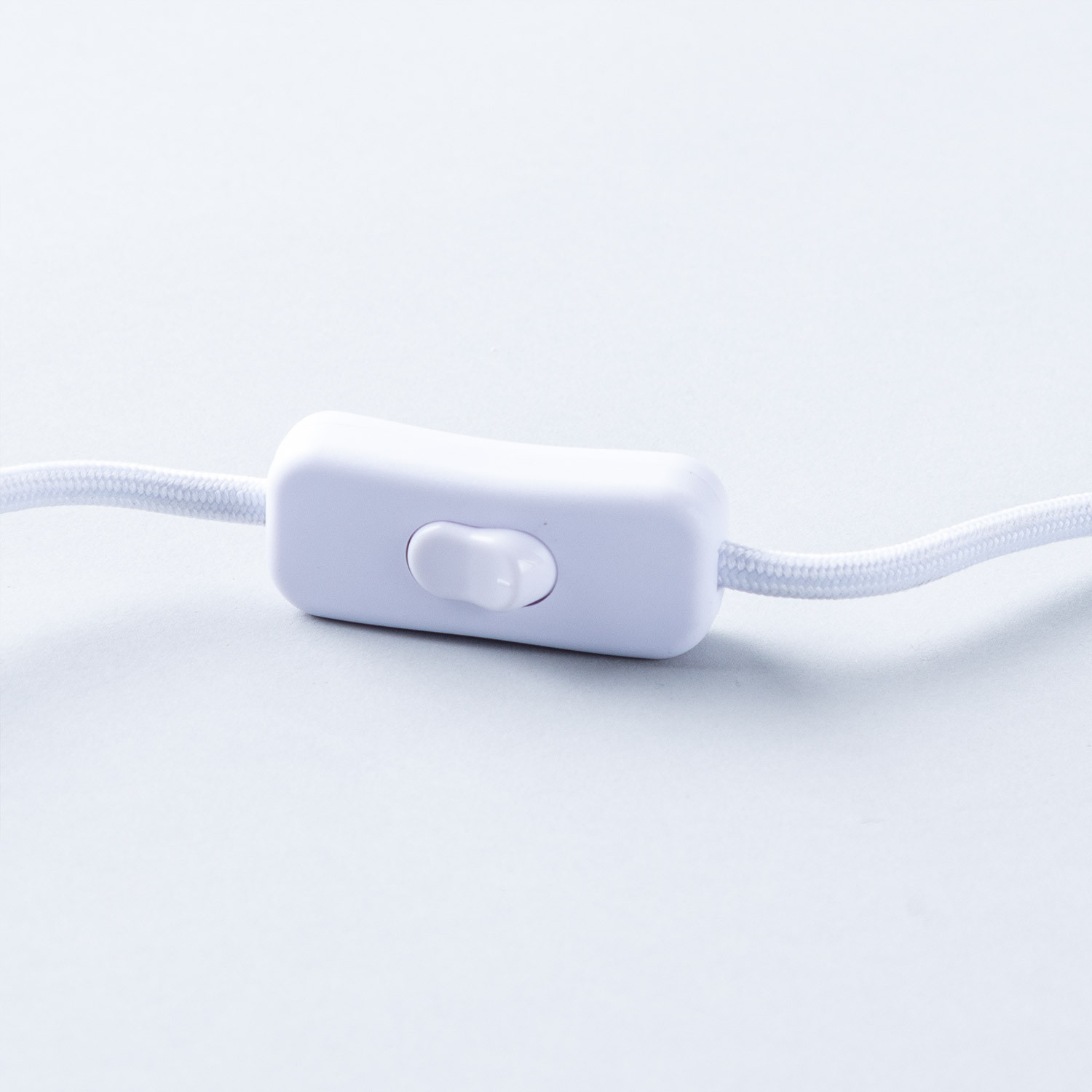 Stehlampe aus Marmor und Holz - themasie.com