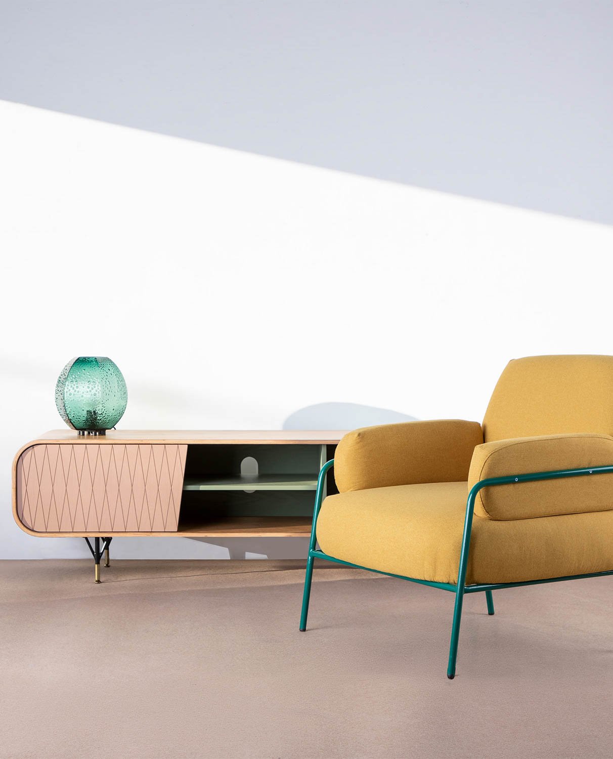 Mueble de TV de Madera 2 Puertas Amer, imagen de galería 2