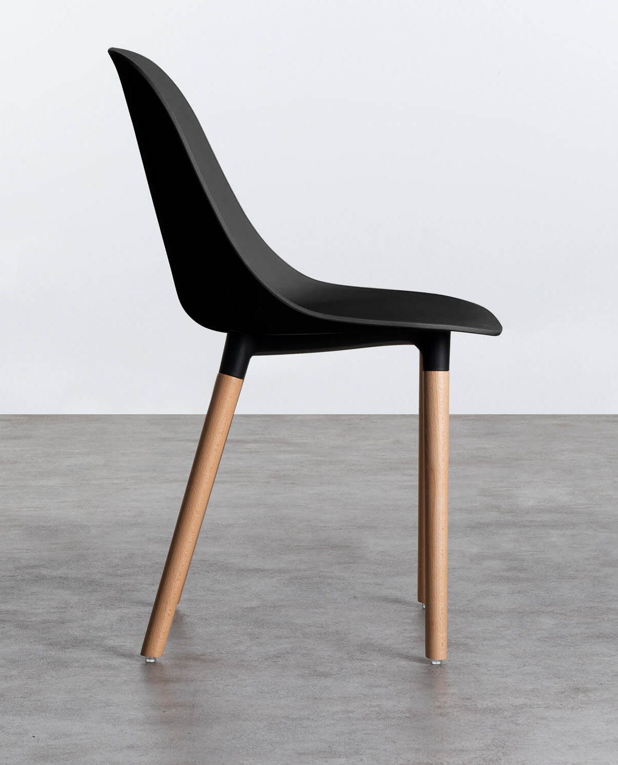 Silla de Exterior de Polipropileno y Madera Reine, imagen de galería 2