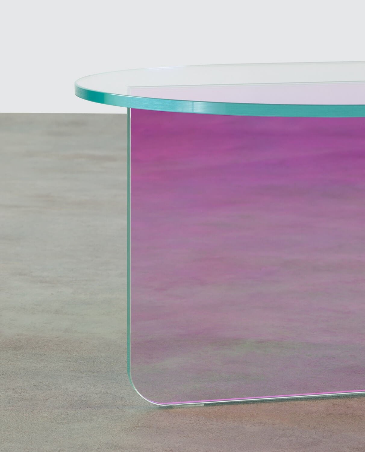 Mesa de Centro Ovalada Iridiscente de Cristal Templado (90x50 cm) Iris, imagen de galería 7