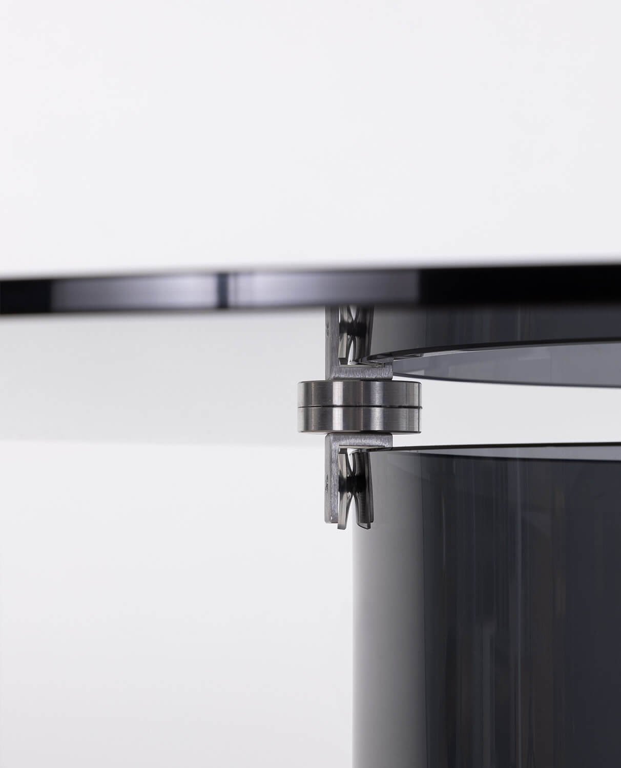 Set de Mesa de Comedor Redonda de Cristal Templado (Ø140 cm) Kolu y 4 Sillas de Madera y Tela Cuba, imagen de galería 6