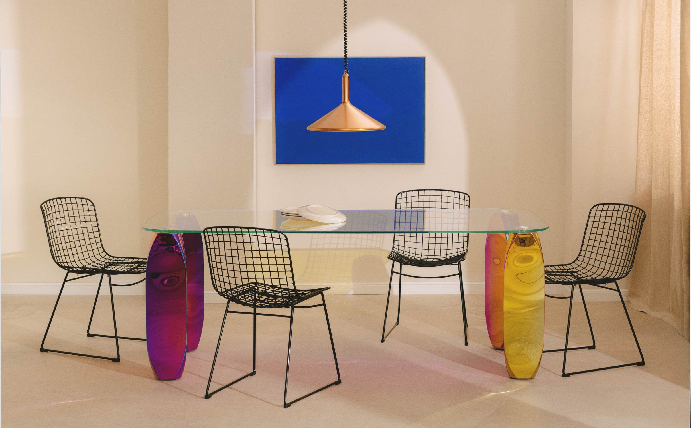 Set de Mesa de Comedor Rectangular de Cristal Templado Merli y 4 Sillas de Metal Aras, imagen de galería 1