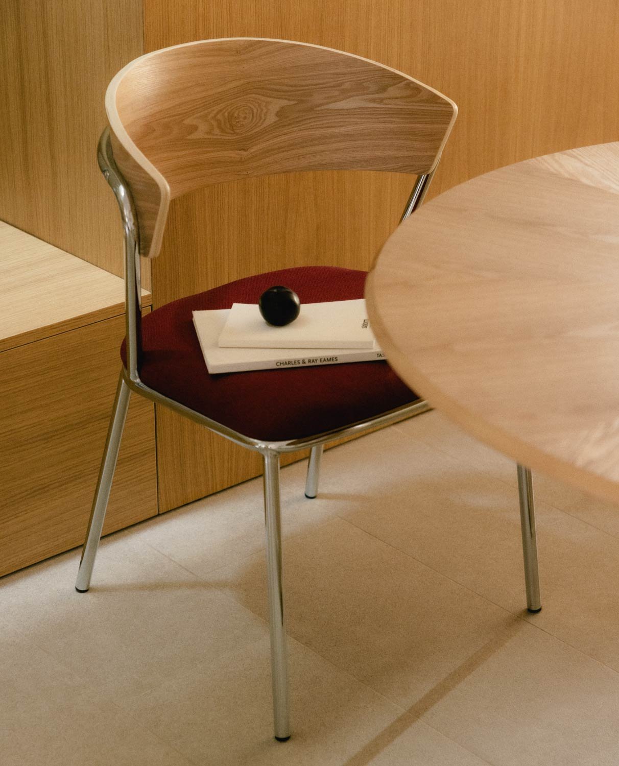 Silla de Comedor de Madera y Metal Arua, imagen de galería 2