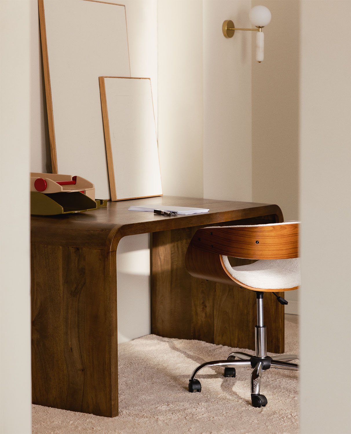 Escritorio de Madera de Mango Vanile, imagen de galería 2