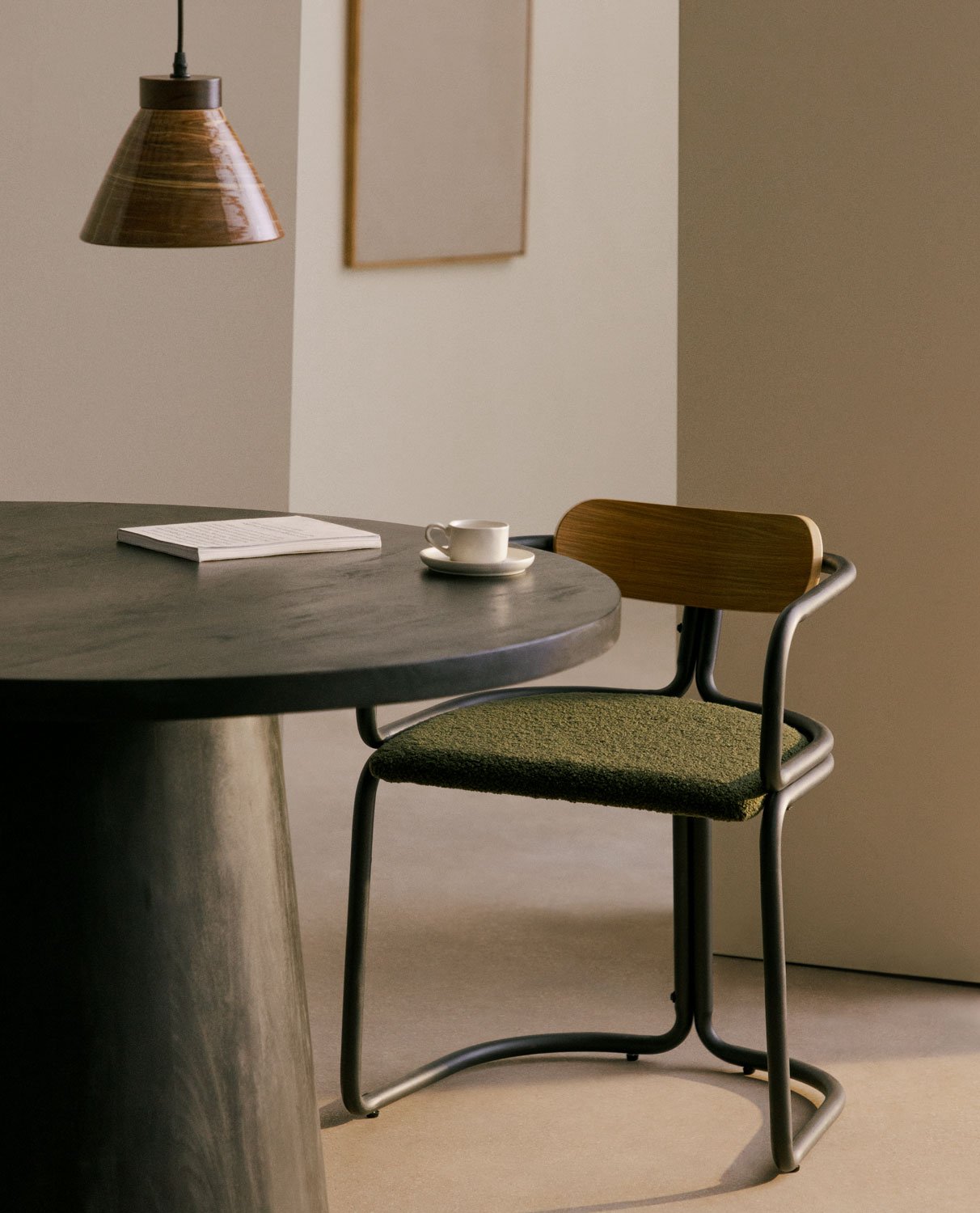 Silla de Comedor con Reposabrazos de Tela Bouclé y Madera Teba , imagen de galería 2