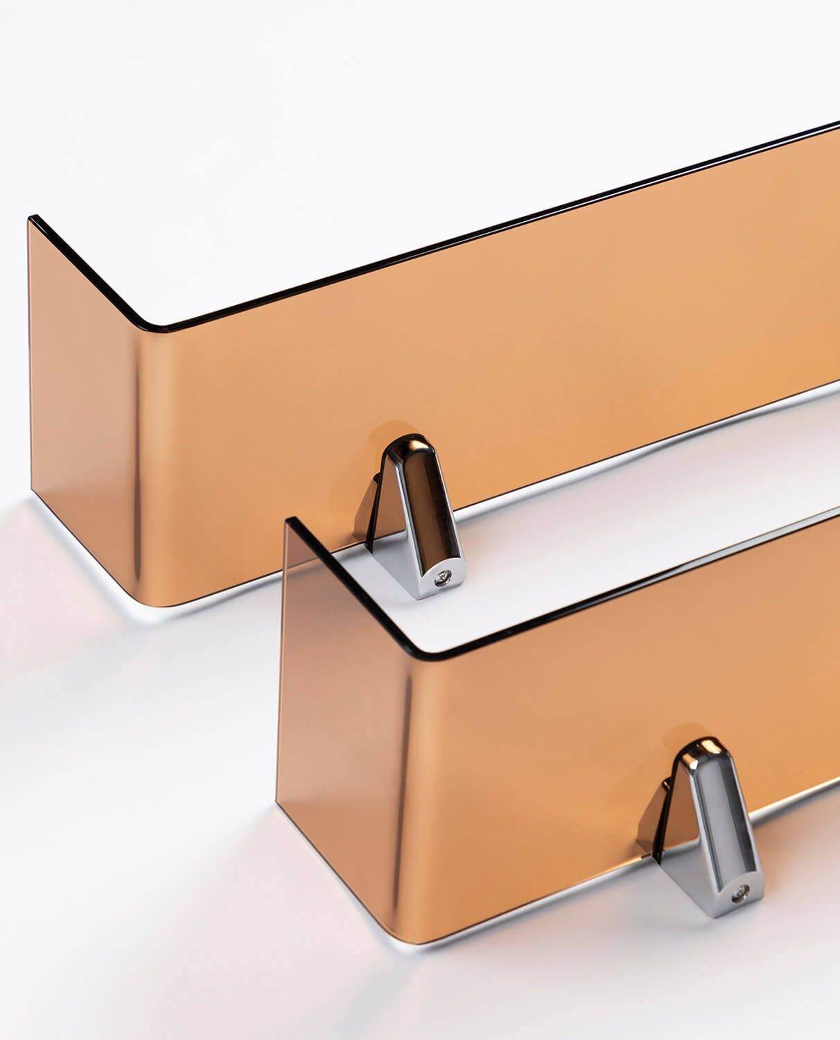 Set de 2 Estantes de Pared de Cristal Curvado Iris, imagen de galería 2