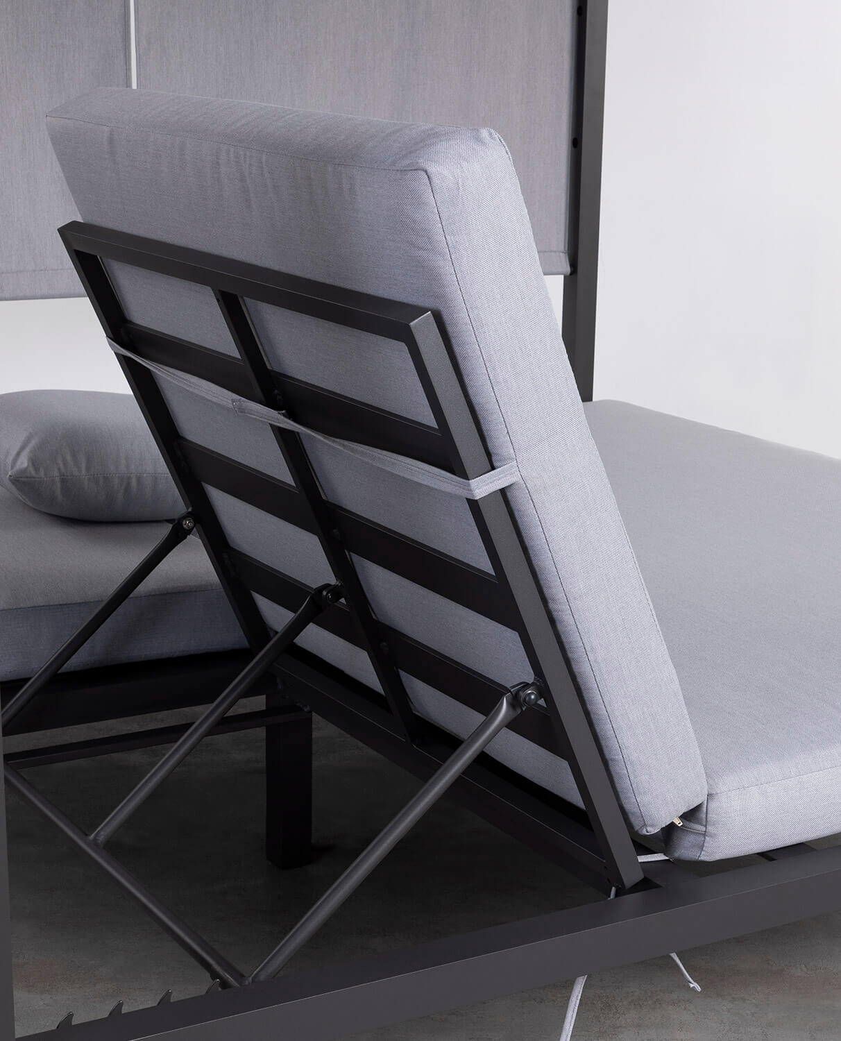Set de Cama Balinesa Reclinable Mersia y 2 Mesas Auxiliares de Aluminio (40x40 cm) Kreta Colours, imagen de galería 2