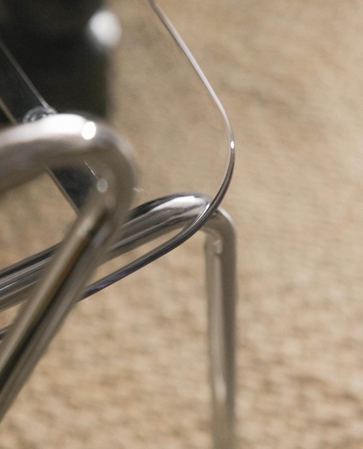 Silla de Comedor con Reposabrazos de Polietileno y Metal Pinha, imagen de galería 3