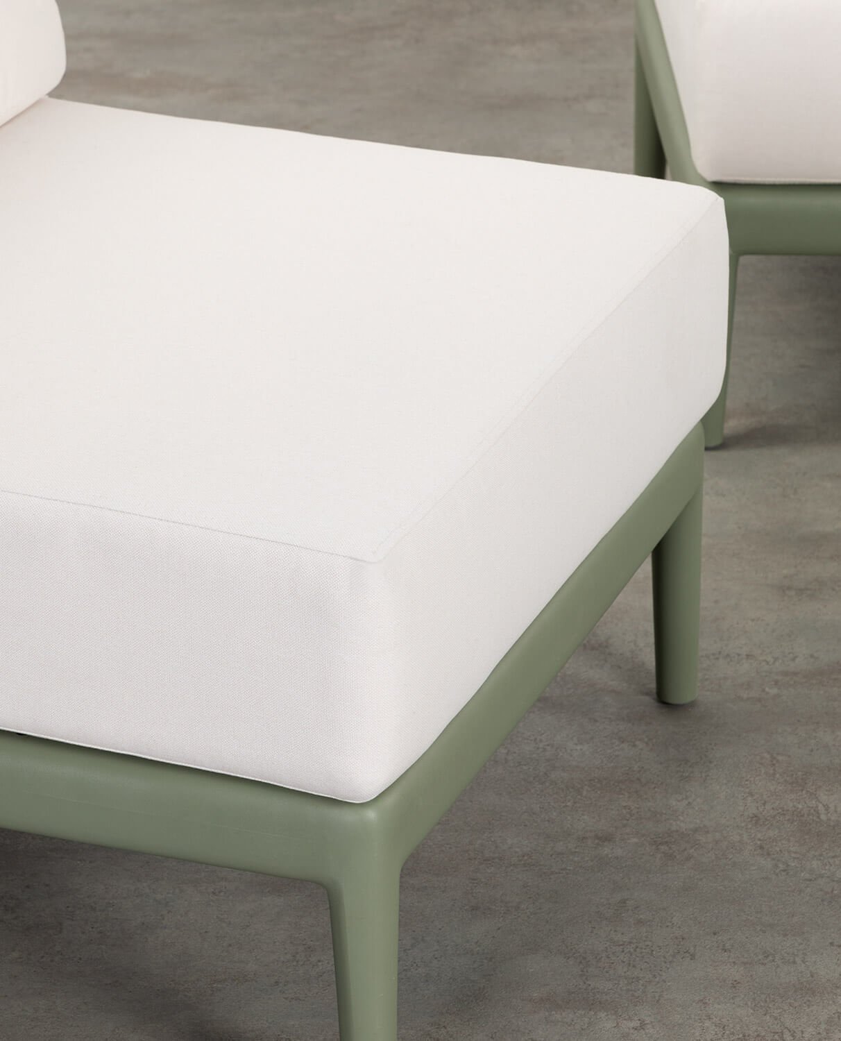 Set de Jardín con Sofá 2 Plazas, 2 Sillones y Mesa de Centro de Cristal Templado y Polipropileno Meivy, imagen de galería 5