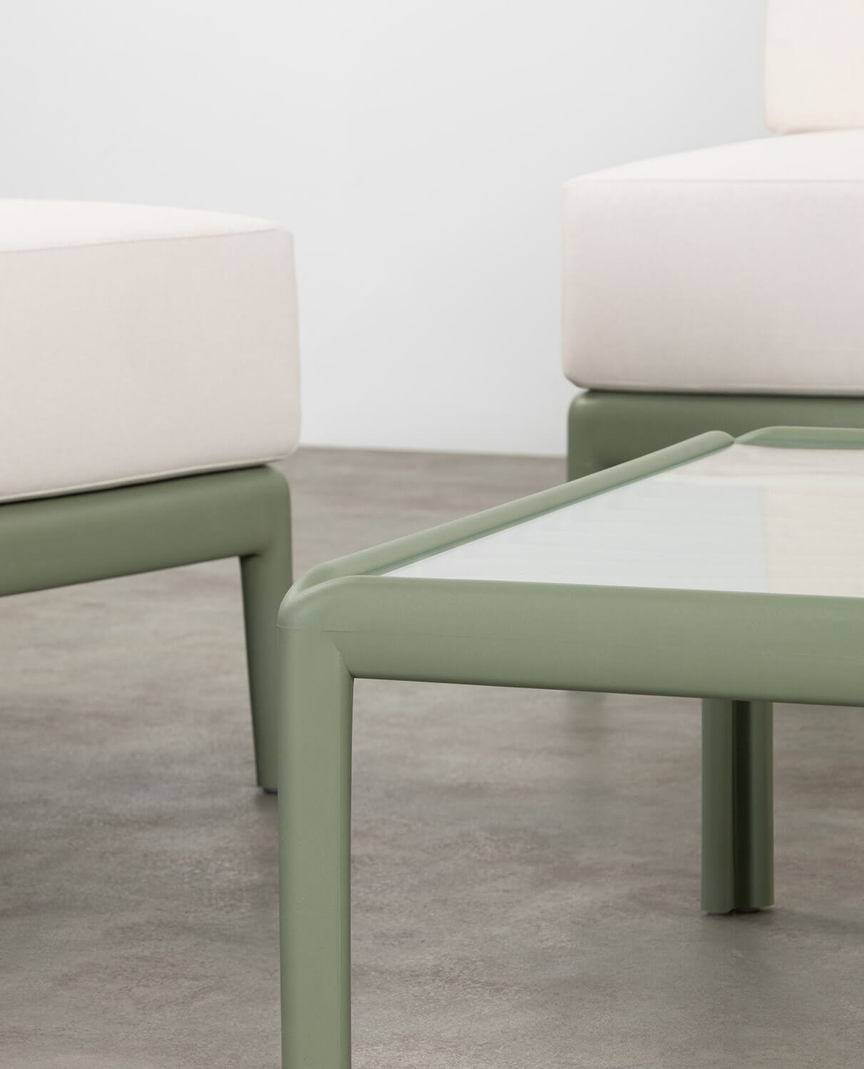 Set de Jardín con Sofá 2 Plazas, 2 Sillones y Mesa de Centro de Cristal Templado y Polipropileno Meivy, imagen de galería 8