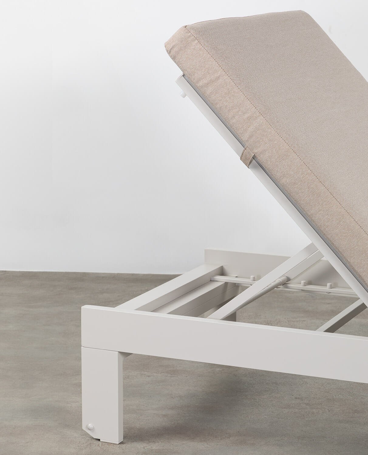 Tumbona Reclinable de Aluminio con Cojín de Tela New Kreta, imagen de galería 2