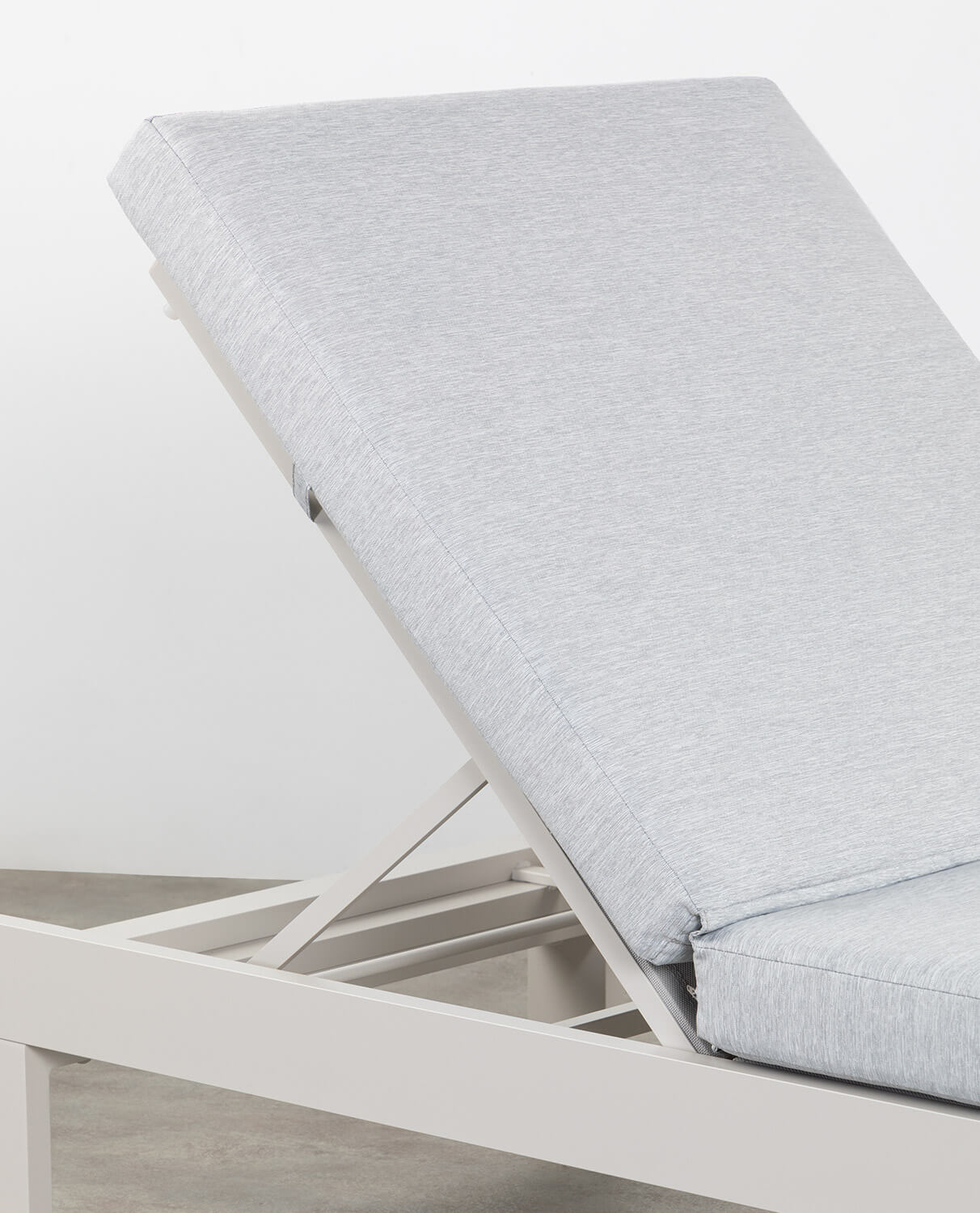 Tumbona Reclinable de Aluminio con Cojín de Tela New Kreta, imagen de galería 2