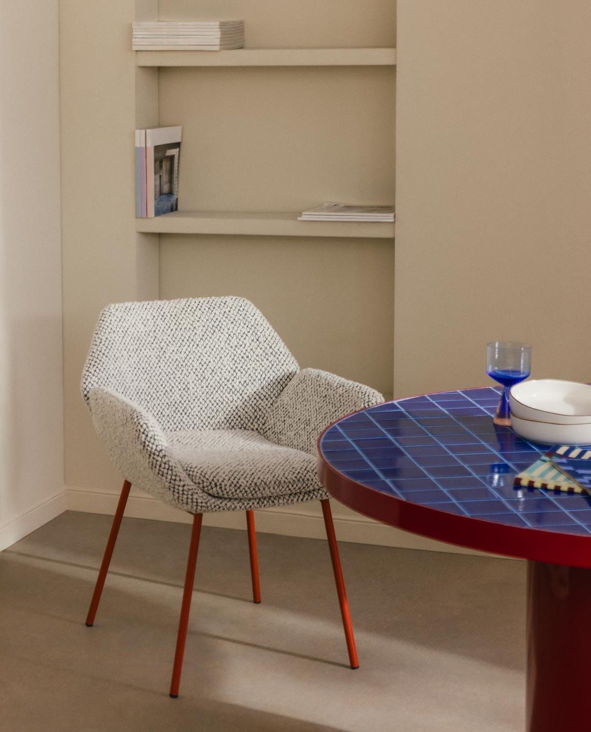 Silla de Comedor de Tela con Estampado de Metal Eider , imagen de galería 2