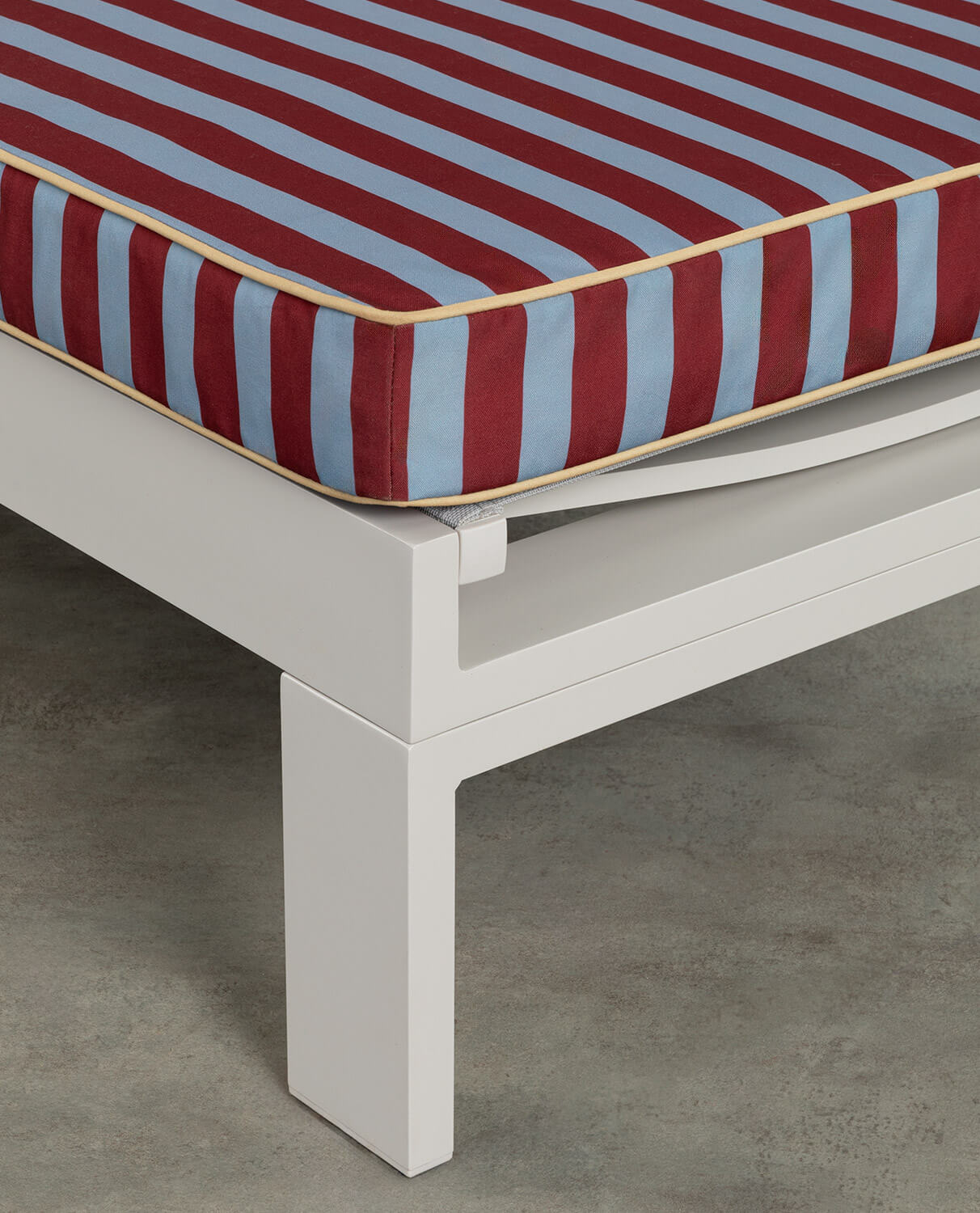 Tumbona Reclinable de Aluminio con Cojín a Rayas New Kreta, imagen de galería 2
