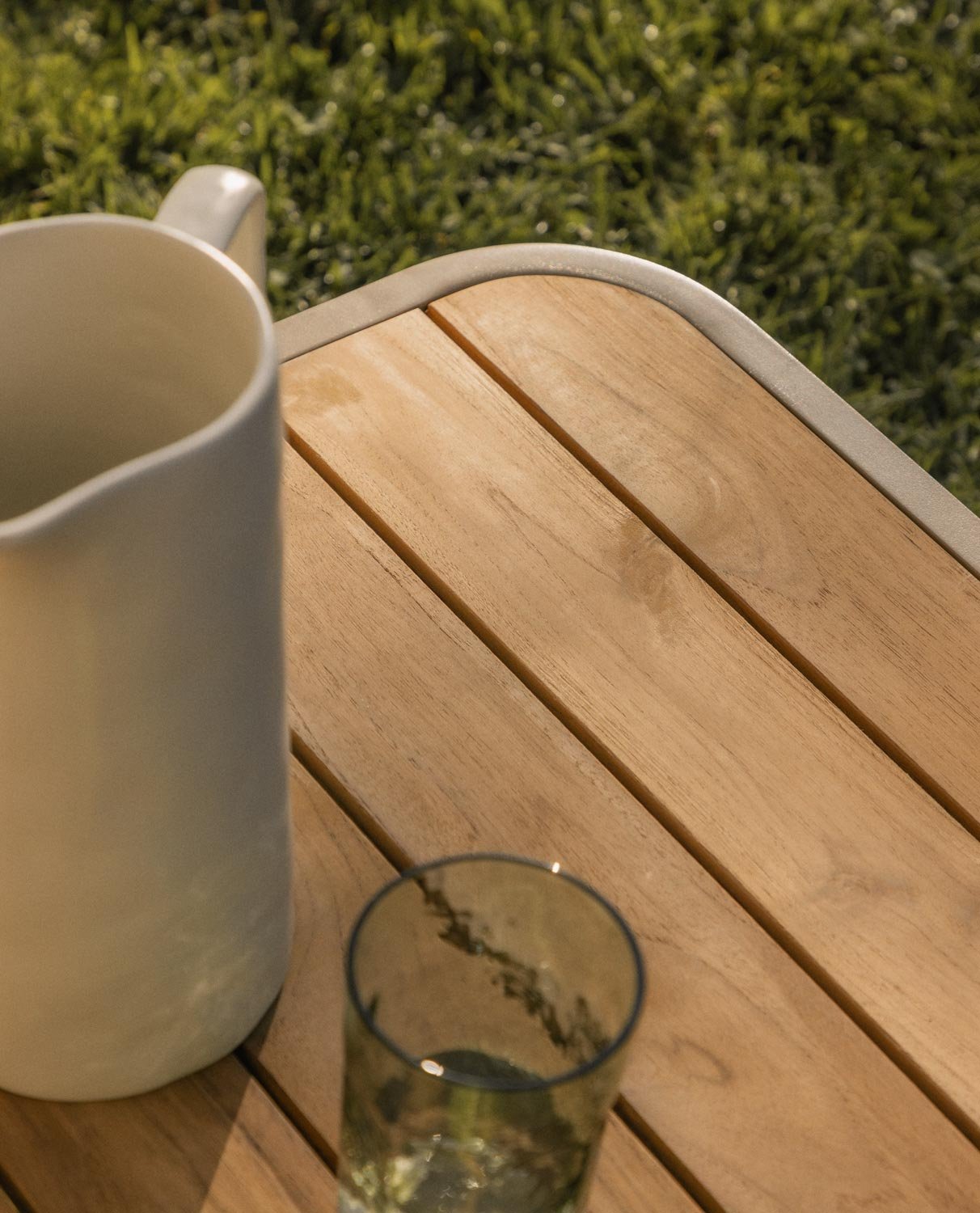 Set de Jardín de Metal y Madera de Teca con Mesa de Centro Emilia, imagen de galería 2