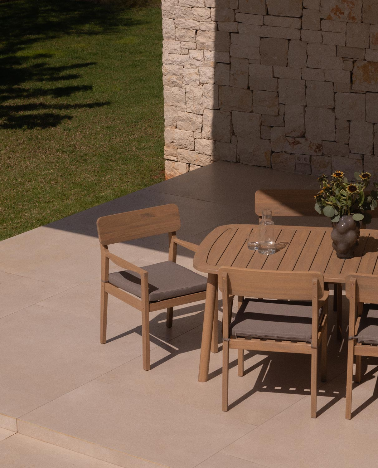 Silla de Jardín con Reposabrazos de Madera de Acacia Marla, imagen de galería 2