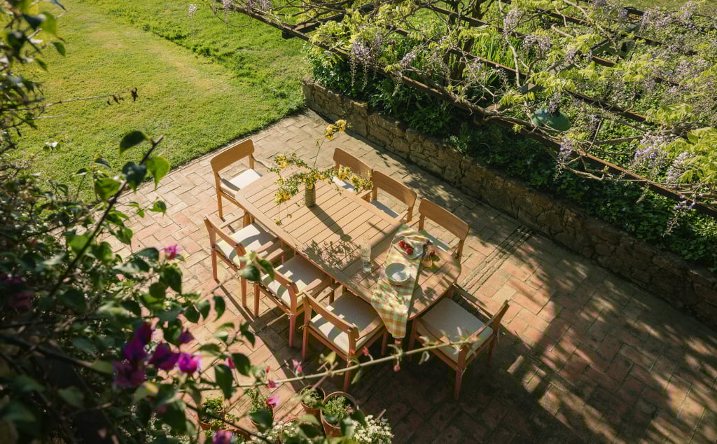 Set de Mesa Rectangular (240x100 cm) y 8 Sillas con Reposabrazos de Jardín de Madera de Acacia Marla