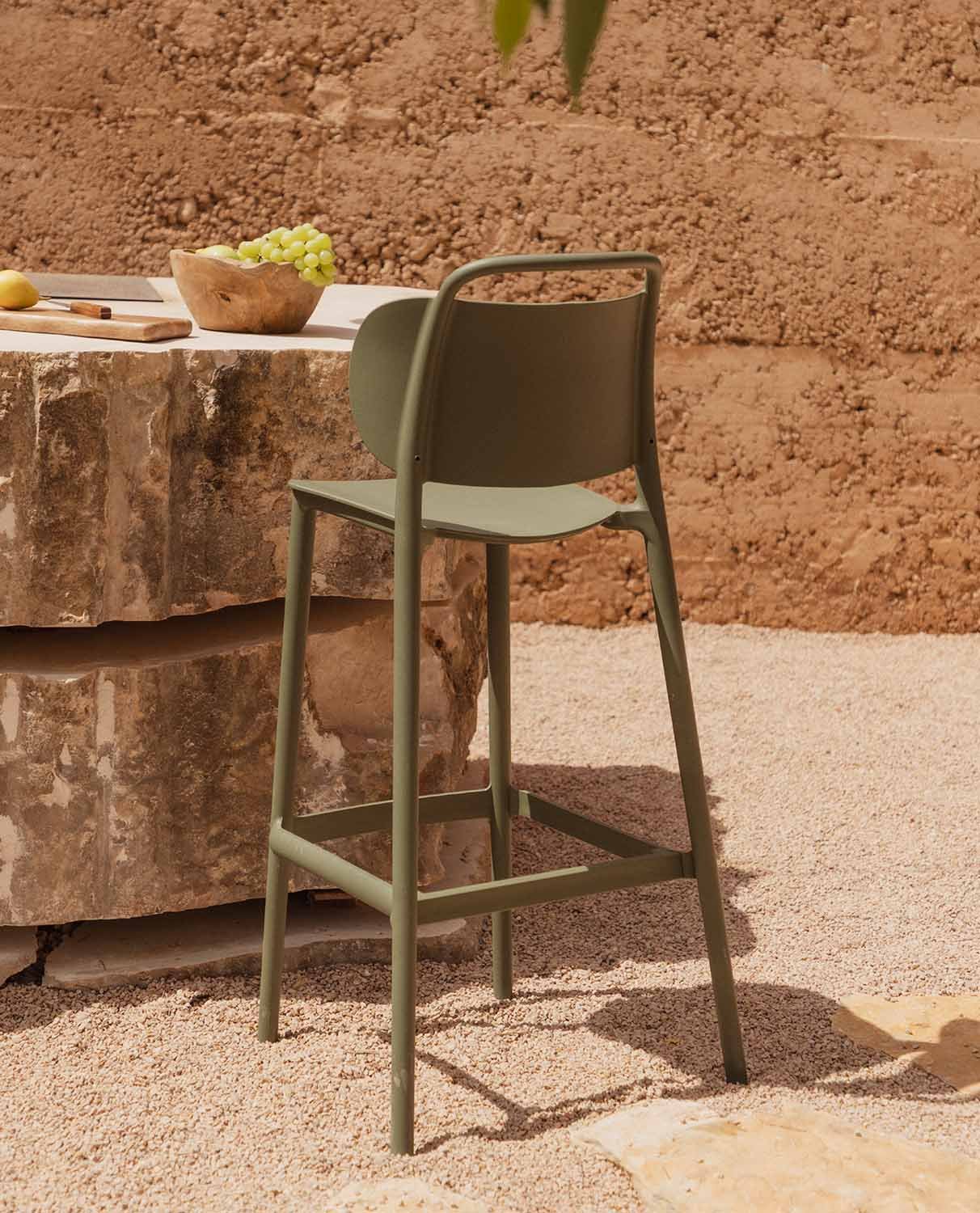 Taburete Alto de Exterior de Polipropileno (77 cm) Kole, imagen de galería 2
