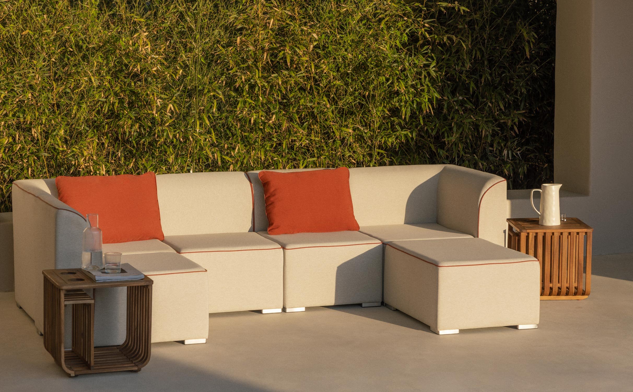 Sofá Modular de Jardín 5 Piezas con 2 Esquineros y 3 Sillones con Puff de Tela Lagos, imagen de galería 1