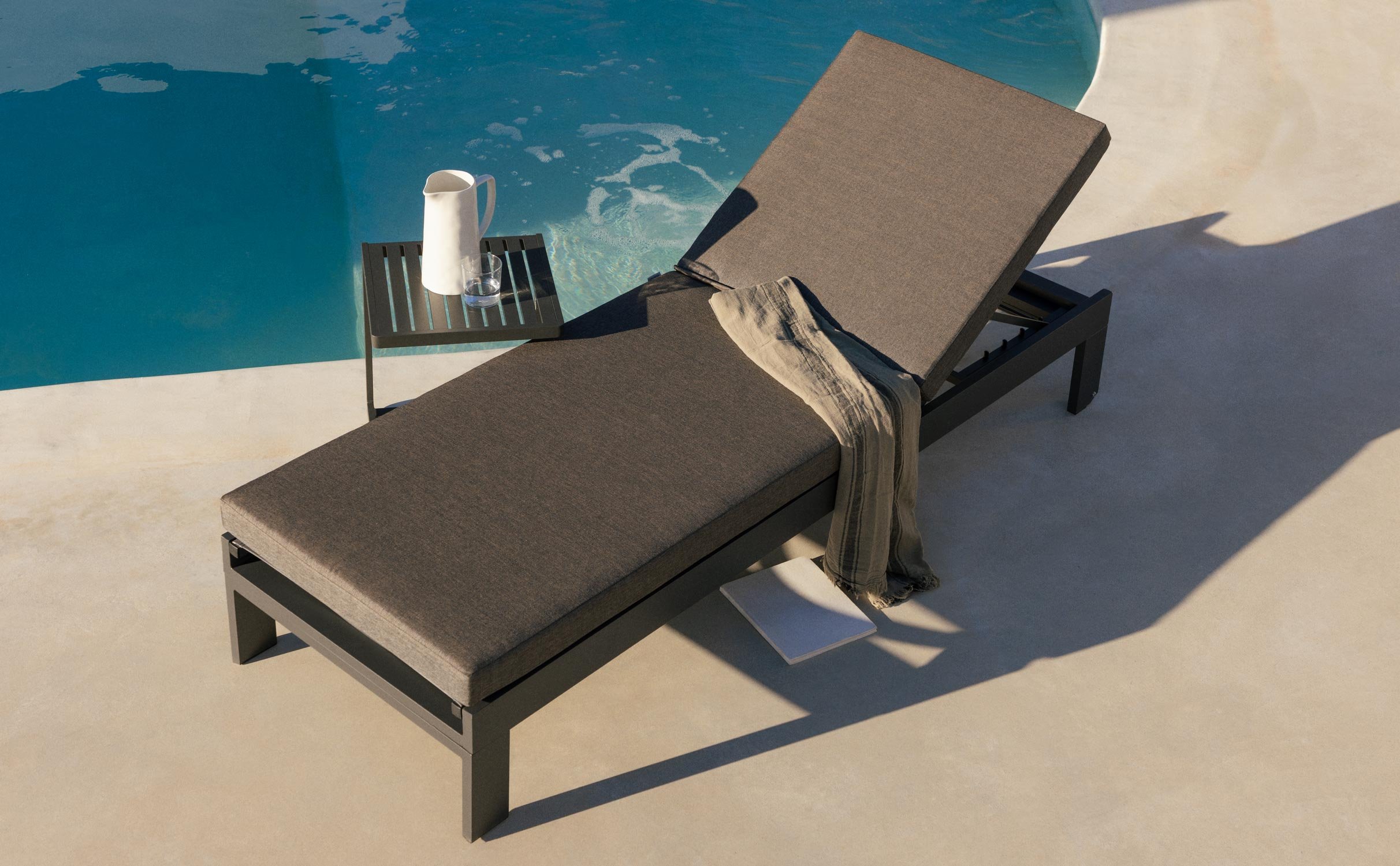 Tumbona Reclinable de Aluminio con Cojín de Tela New Kreta, imagen de galería 1