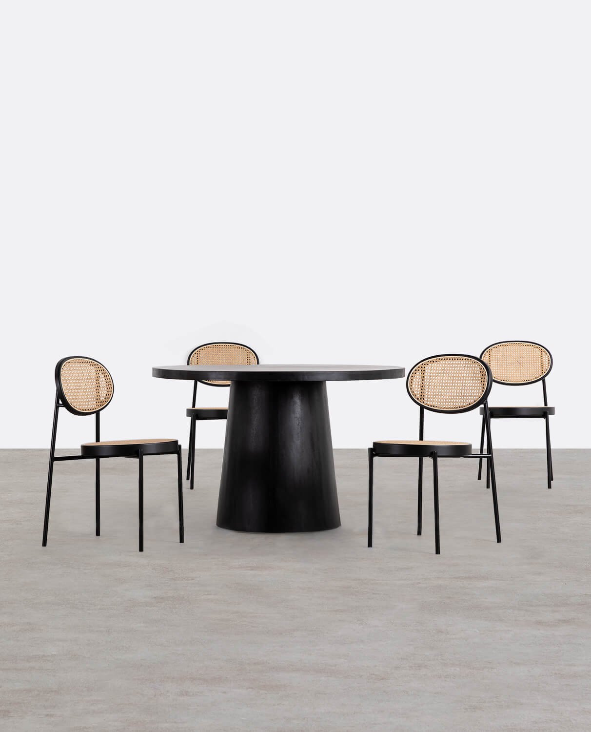 Set de Mesa de Comedor Redonda de Madera Doran y 4 Sillas de Ratán Natural Vili , imagen de galería 1