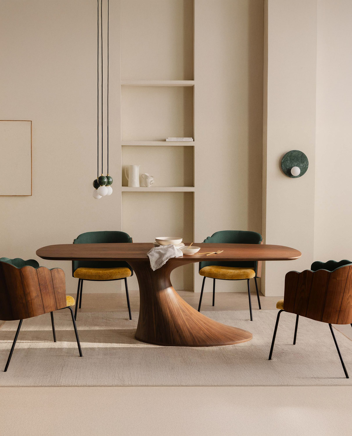 Set de Mesa de Comedor Rectangular de Madera Flawas y 4 Sillas de Tela Rene, imagen de galería 2