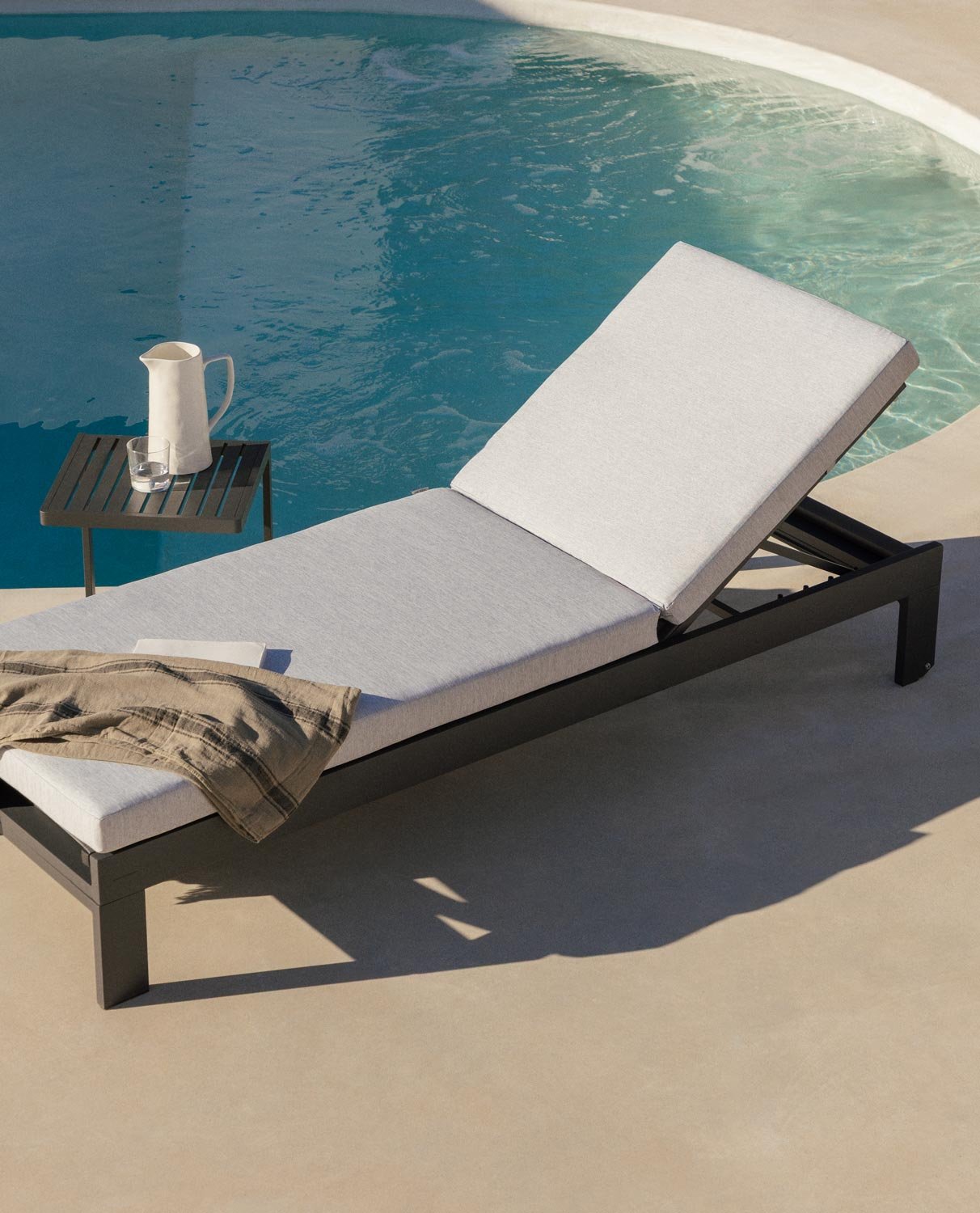 Tumbona Reclinable de Aluminio con Cojín de Tela New Kreta, imagen de galería 2